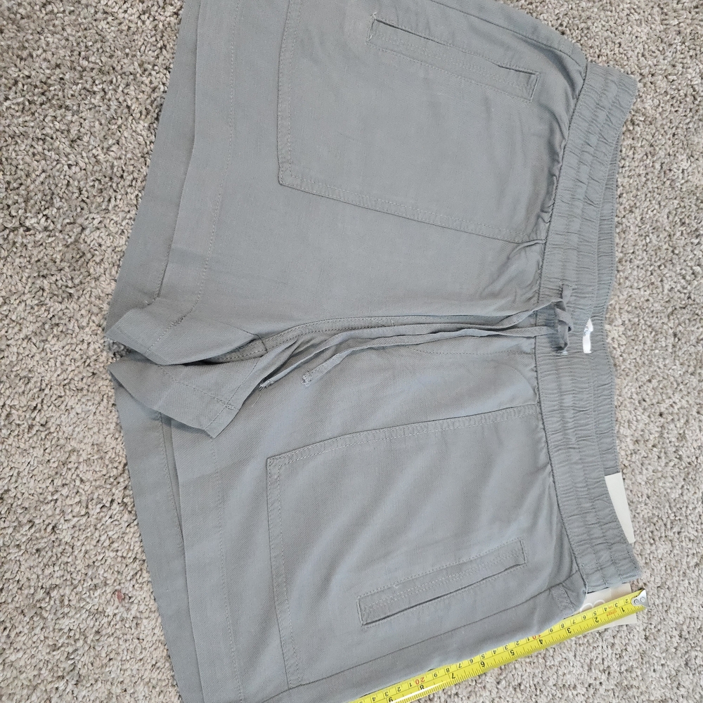Maurices Men's Cargo Shorts in Gray